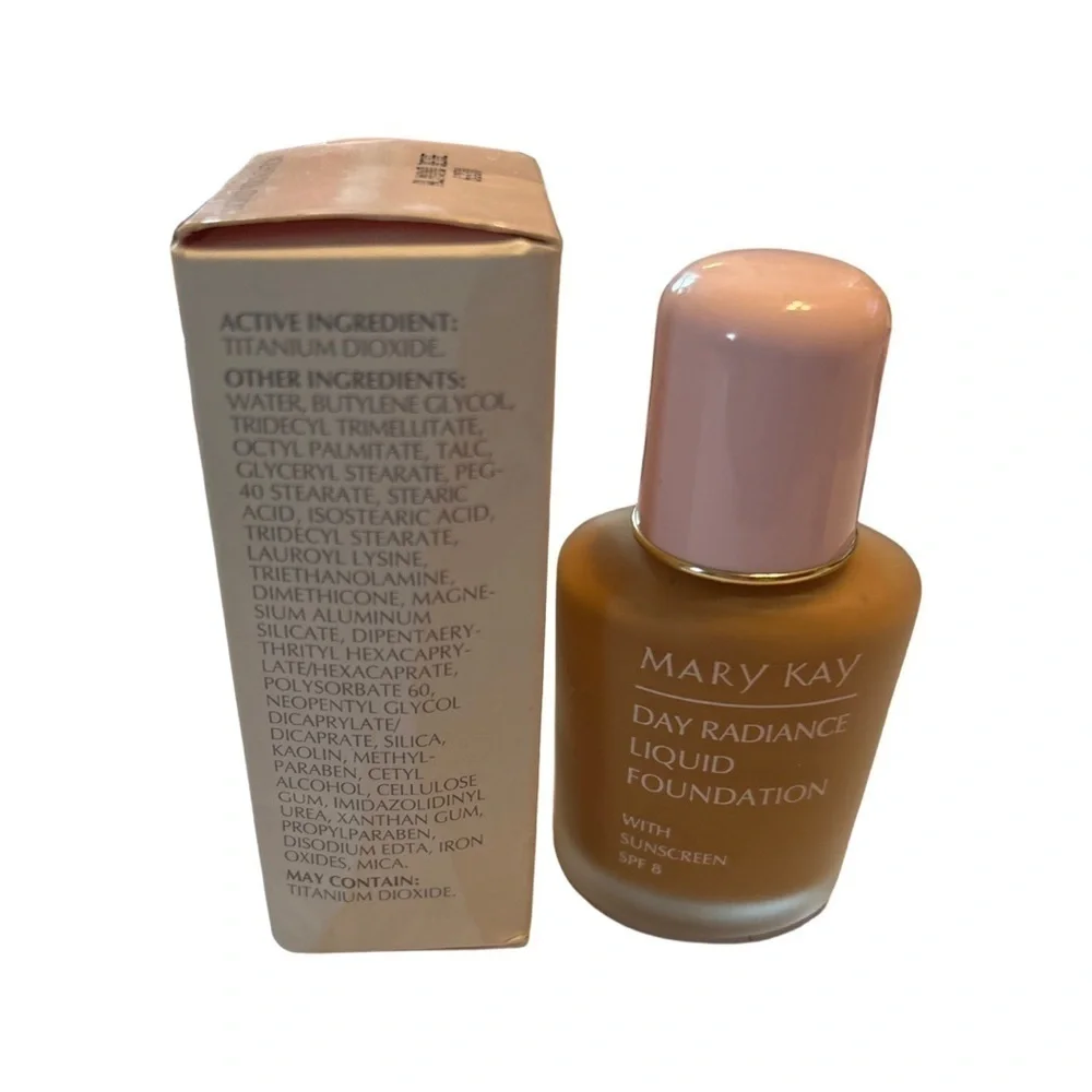 Mary Kay Day Radiance Oil-Free Foundation With Sunscreen Almond Beige #6330